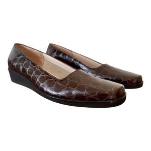 NWOB Ferragamo Boutique - Espresso Croc Pattern Flats